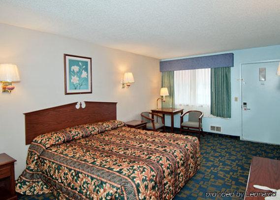 Westward Inn Crescent City Room photo